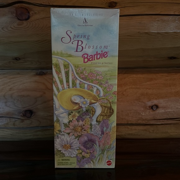 Avon Exclusive NWT/NIB Spring Blossom Barbie 11.5 Inch 1995 - Picture 4 of 10